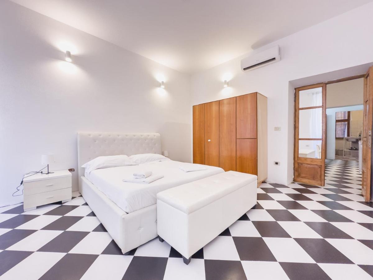 Domus Sant'Elena 2 Apartment Rome Exterior photo