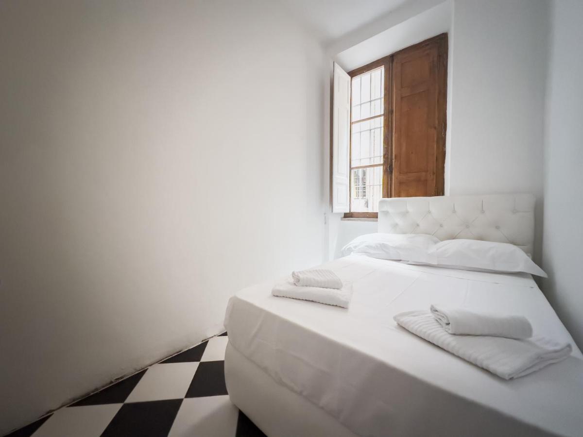 Domus Sant'Elena 2 Apartment Rome Exterior photo